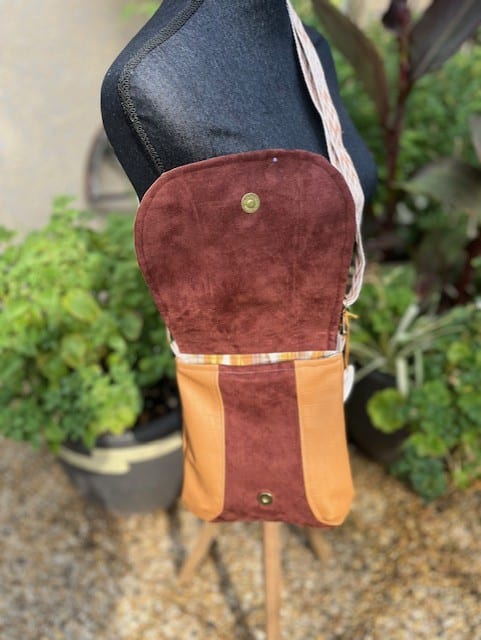 Petit sac bandoulière à rabat motif crocodile – Image 2