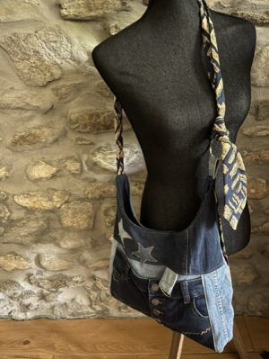 Sac cabas jeans et cravate