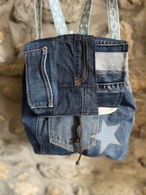 Sac à dos en jean upcyclé bleu