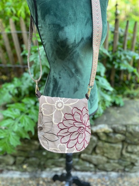 Sac bandoulière brodé